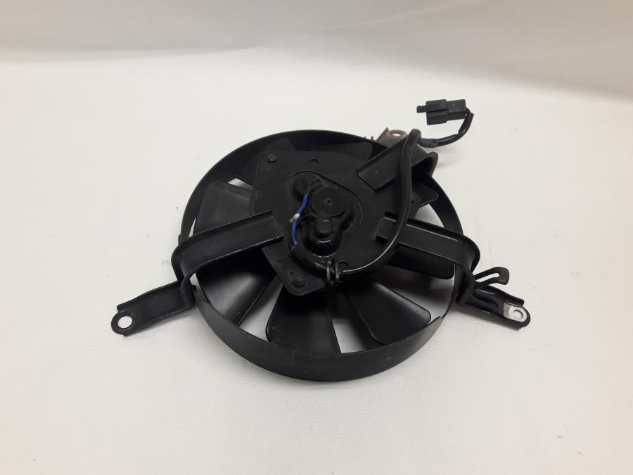 Framsidan på Vattenkylfläkt från en Suzuki GSX-R 600 -1998 motorcykel.