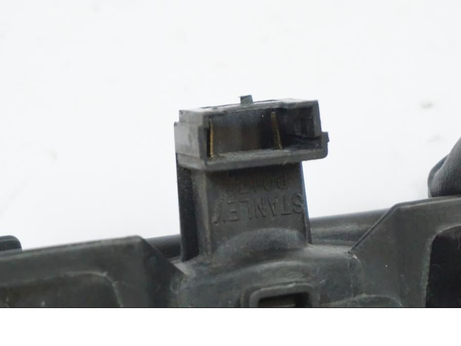 Snett nerifrån på Parkeringsljus från en Suzuki SV 650 -1999 motorcykel.