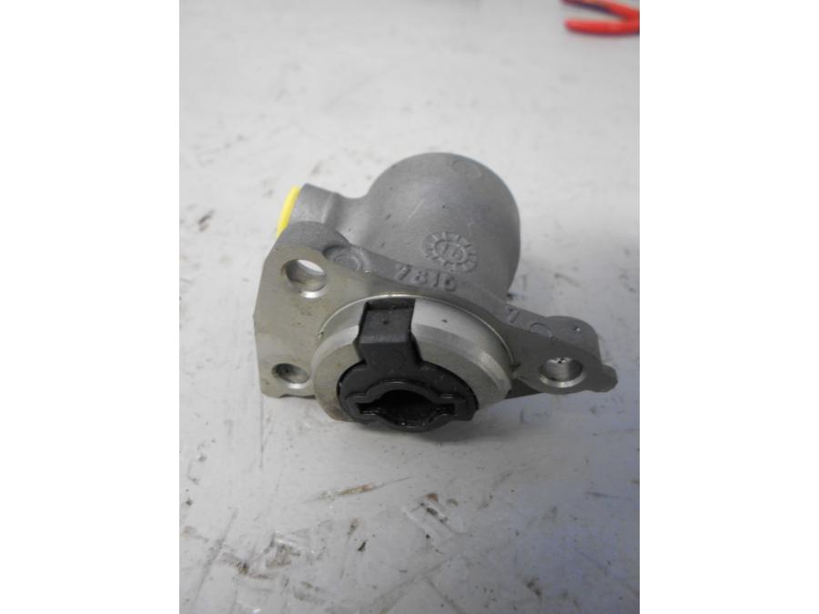 Baksidan på Kopplingslavcylinder från en Ducati Monster 1200 -2016 motorcykel.