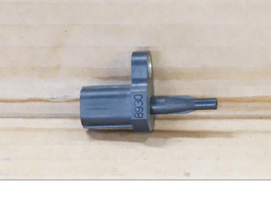 Framsidan på Temperatursensor från en Yamaha MT-09 Tracer -2019 motorcykel.