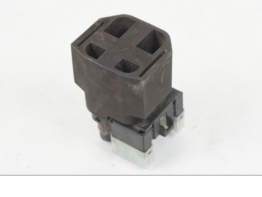 Höger sida på Startrelä från en Kawasaki ER-6F -2010 motorcykel.