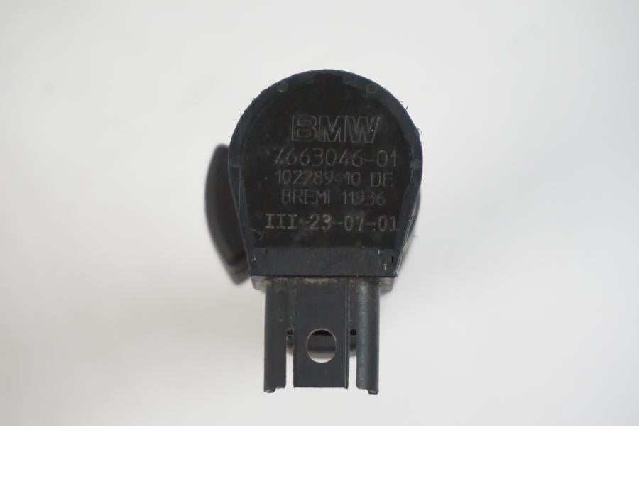 Snett nerifrån på Tändspole från en BMW F 650 CS -2002 motorcykel.