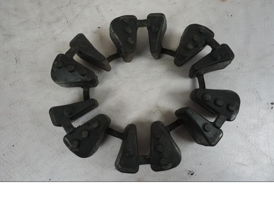 Baksidan på Ryckutjämnare från en Triumph Bonneville T120 -2021 motorcykel.