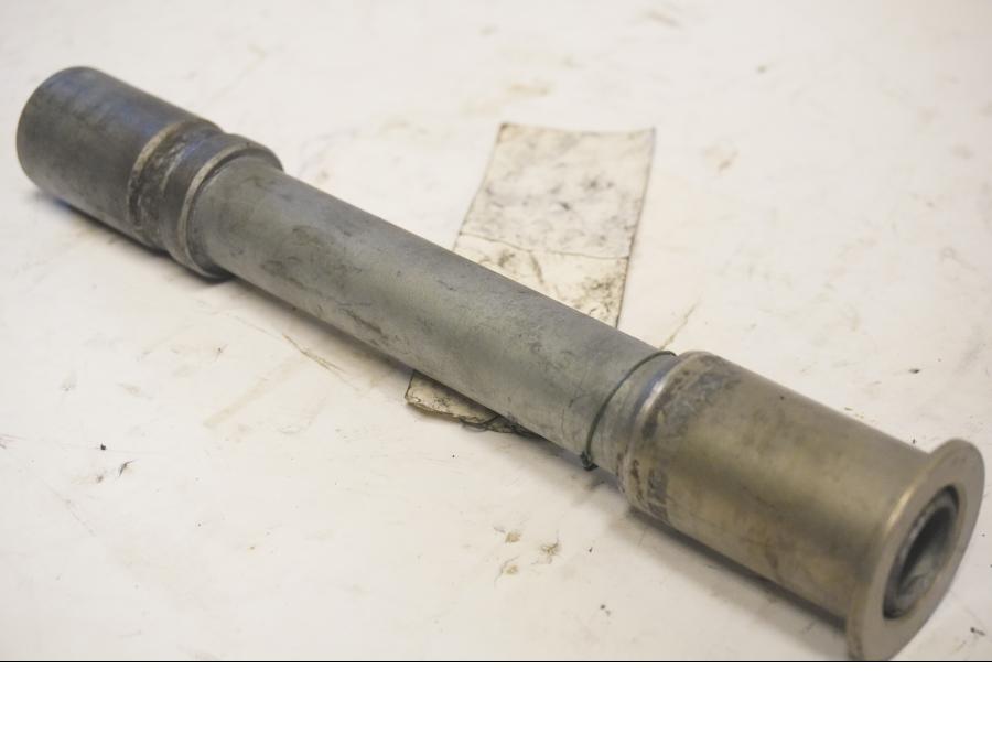 Framsidan på Axel från en BMW K 1200 S -2007 motorcykel.