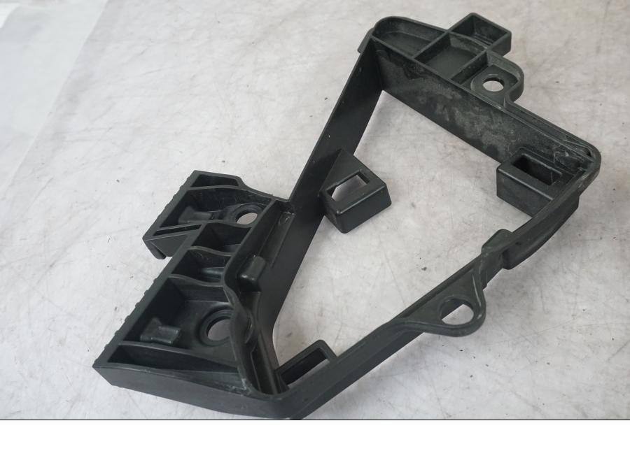 Extrabild1 på Sadelfäste från en KTM 1290 Super Adventure S -2022 motorcykel.