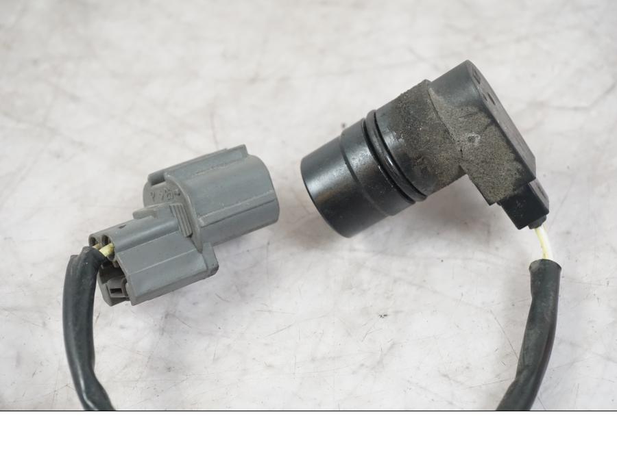 Snett uppifrån på Kamaxelsensor från en Kawasaki ZX-6R -2006 motorcykel.