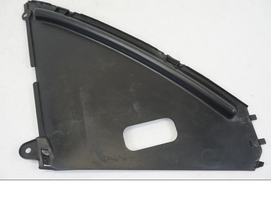 Höger sida på Sidkåpa från en Suzuki GSX 1300 R -2017 motorcykel.