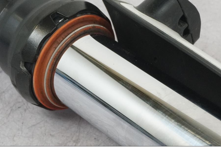 Extrabild1 på Gaffelben från en KTM 690 SMCR -2020 motorcykel.