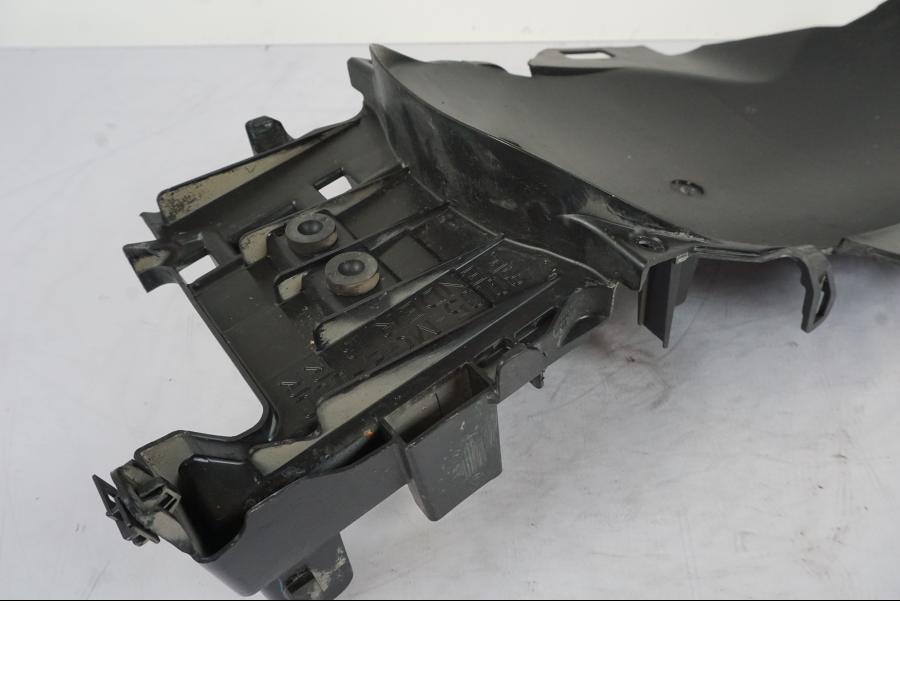 Extrabild3 på Undertail från en Honda VFR 1200 -2010 motorcykel.