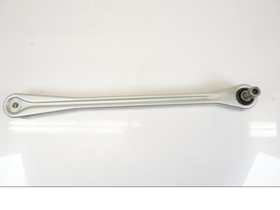 Snett uppifrån på Svinglänkage från en BMW R 1150 RS -2003 motorcykel.