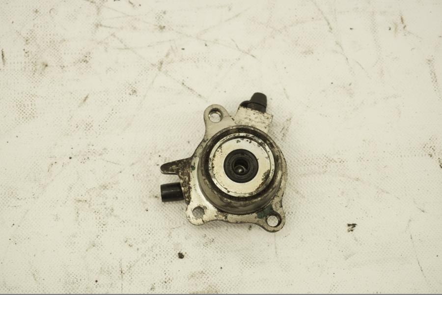 Baksidan på Kopplingslavcylinder från en Honda ST 1100 -1999 motorcykel.