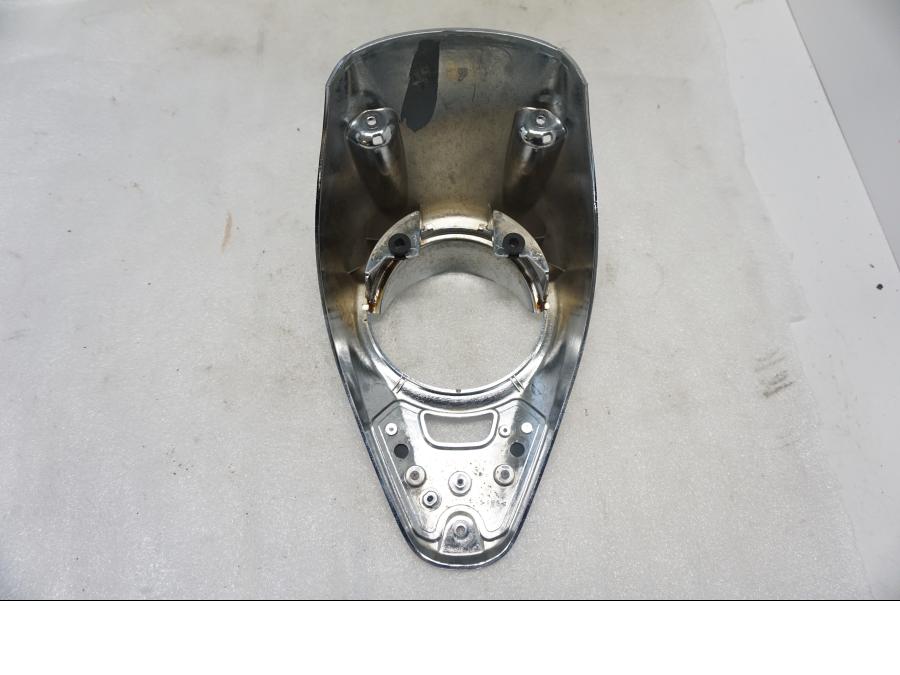 Snett uppifrån på Instrumentkonsoll från en Suzuki VL 800 -2004 motorcykel.