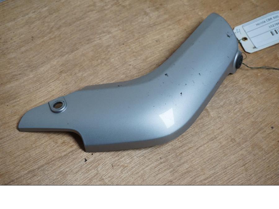 Framsidan på Skyddskåpor från en Honda CBR 600 RR -2007 motorcykel.