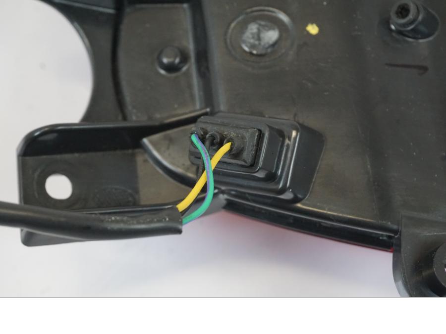 Extrabild1 på Baklampa från en Triumph Trident -2021 motorcykel.