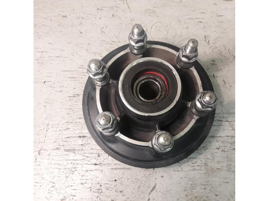 Framsidan på Drevfäste från en Kawasaki VN 900 -2007 motorcykel.