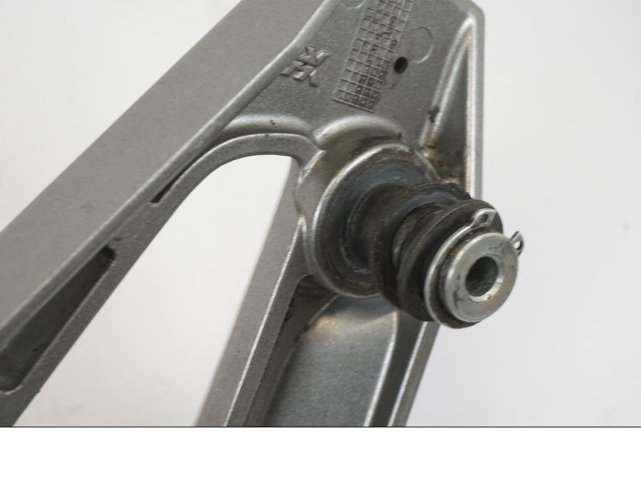 Extrabild4 på Fotpinnefäste från en Honda NT 700 -2008 motorcykel.