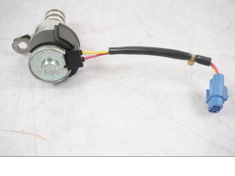 Höger sida på Kamaxel från en Ducati Multistrada 1260 -2020 motorcykel.