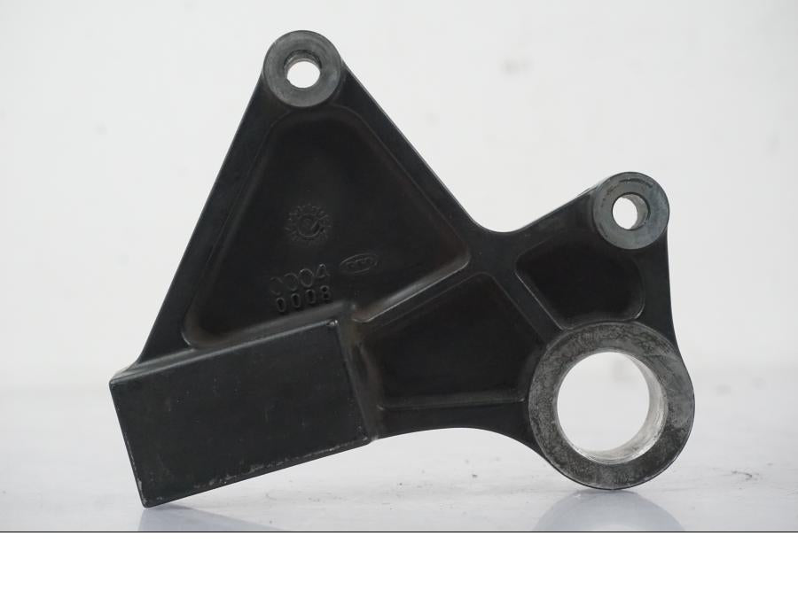 Snett uppifrån på Bromsoksfäste från en Kawasaki ZX-6R -2005 motorcykel.