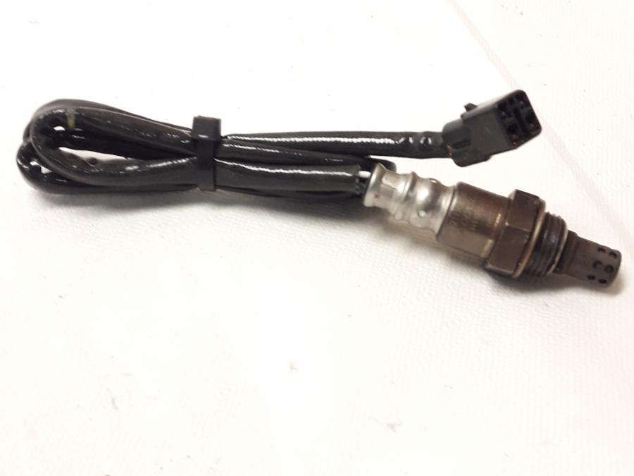 Framsidan på Lambdasond från en Kawasaki Z 800 -2015 motorcykel.