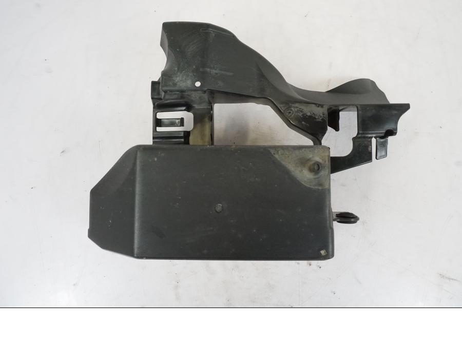 Extrabild2 på Batterihållare från en Kawasaki ER-6N -2012 motorcykel.