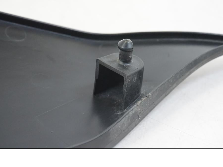 Vänster sida på Sidkåpa från en Suzuki GSX-R 750 -2008 motorcykel.