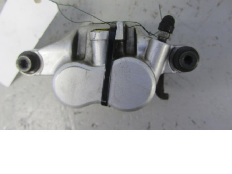 Höger sida på Bromsok från en Yamaha XVS 1100 -2002 motorcykel.