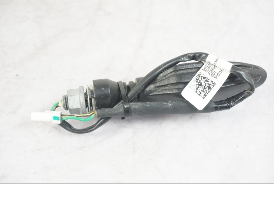 Vänster sida på Blinkers LED från en KTM 1290 Super Adventure S -2022 motorcykel.