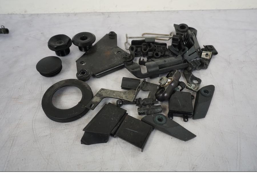 Extrabild2 på Skruv / Mutter etc från en KTM 790 Duke -2018 motorcykel.