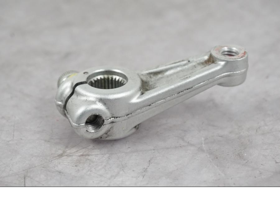 Höger sida pÄ VÀxelarm frÄn en Ducati Multistrada V4 -2024 motorcykel.