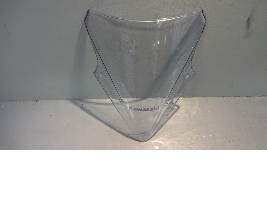 Framsidan på Vindruta från en Kawasaki Z 650 ABS -2017 motorcykel.