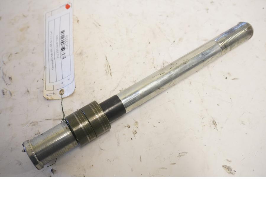 Framsidan på Axel från en Kawasaki ER-6N -2006 motorcykel.