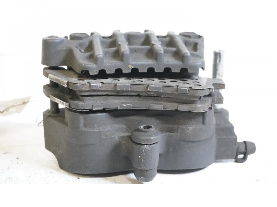 Höger sida på Bromsok från en Honda CBR 1100 XX -1998 motorcykel.