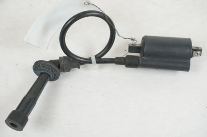 Baksidan på Tändspole från en Suzuki VL 800 -2004 motorcykel.