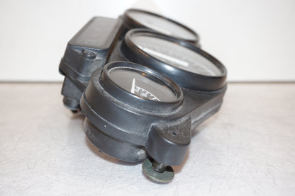 Snett nerifrån på Instrumentpanel från en Yamaha YZF 1000 R -1997 motorcykel.