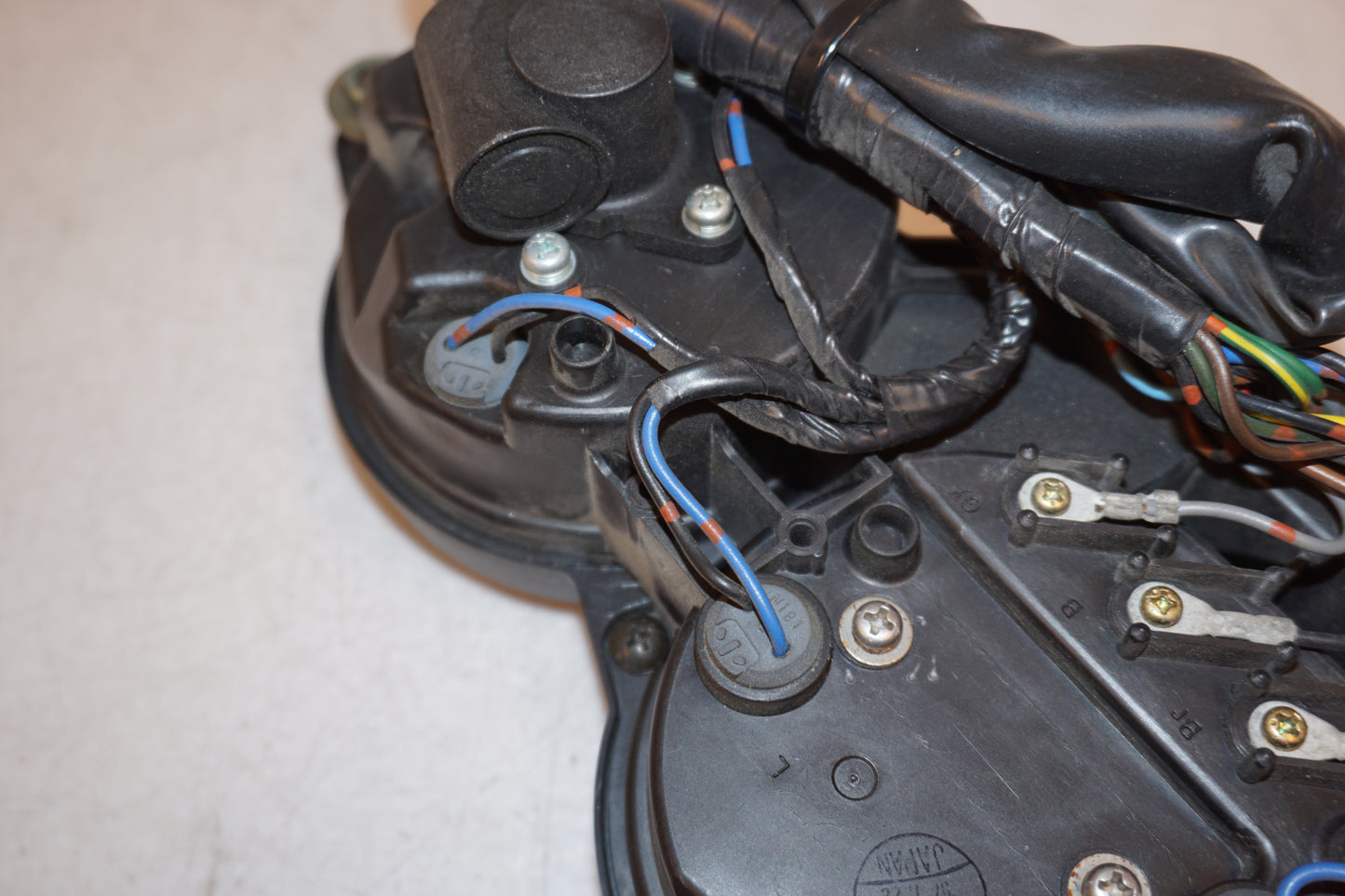 Extrabild3 på Instrumentpanel från en Yamaha YZF 1000 R -1997 motorcykel.