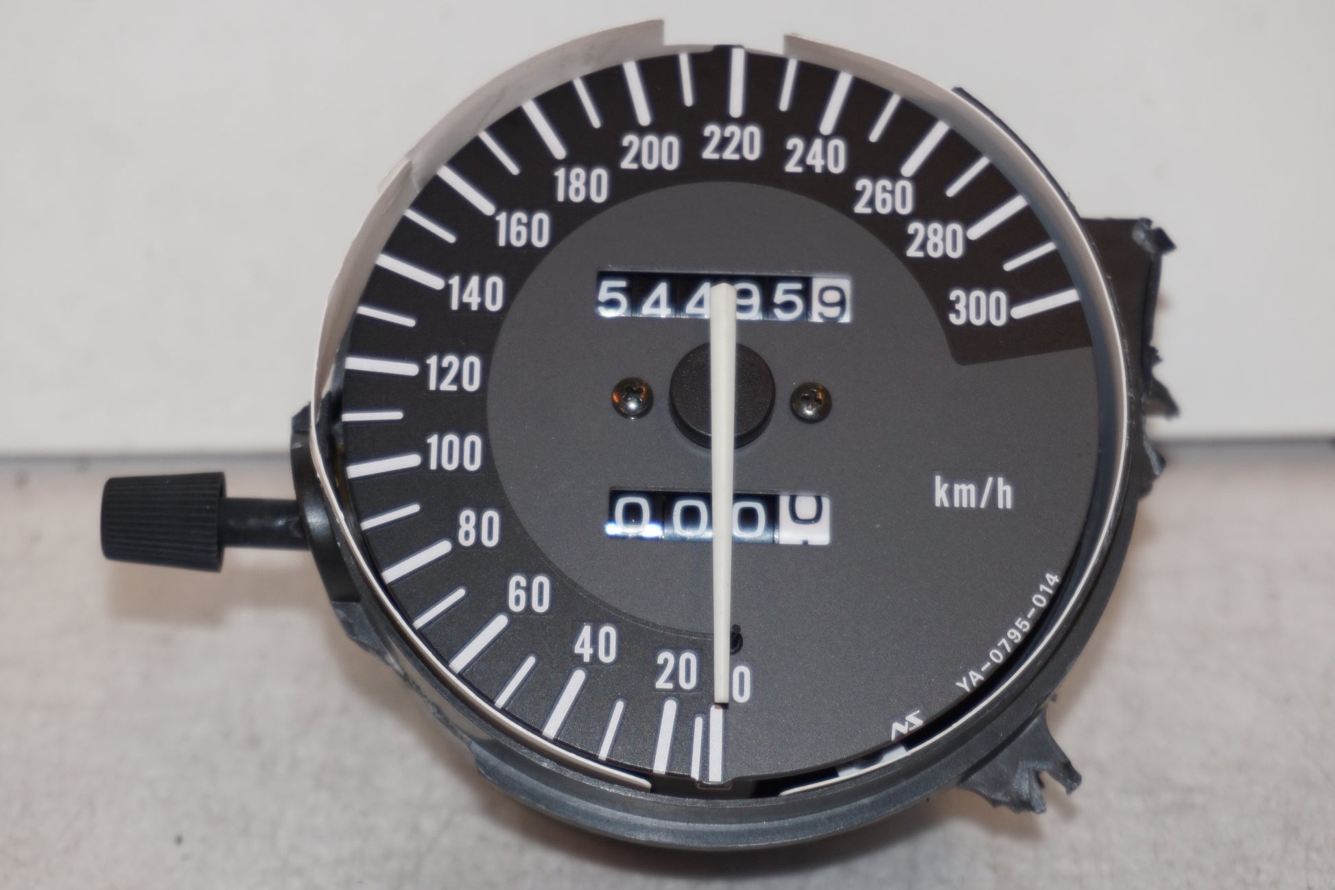 Framsidan på Hastighetsmätare från en Yamaha YZF 1000 R -1998 motorcykel.