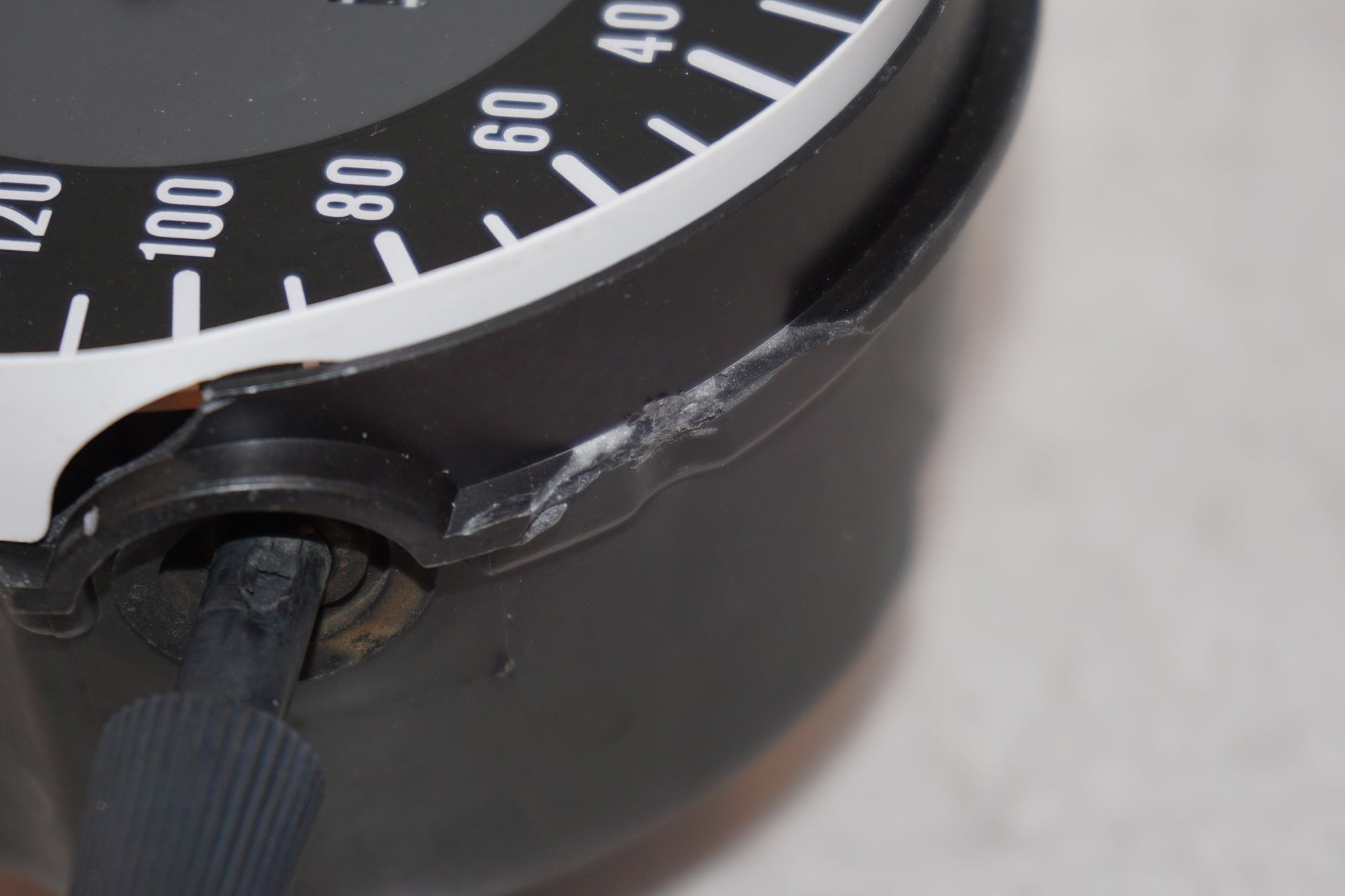 Vänster sida på Hastighetsmätare från en Yamaha YZF 1000 R -1998 motorcykel.