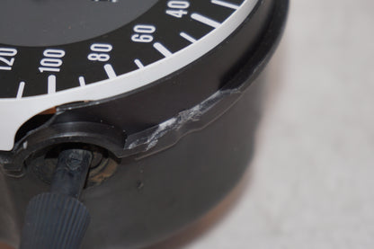 Vänster sida på Hastighetsmätare från en Yamaha YZF 1000 R -1998 motorcykel.