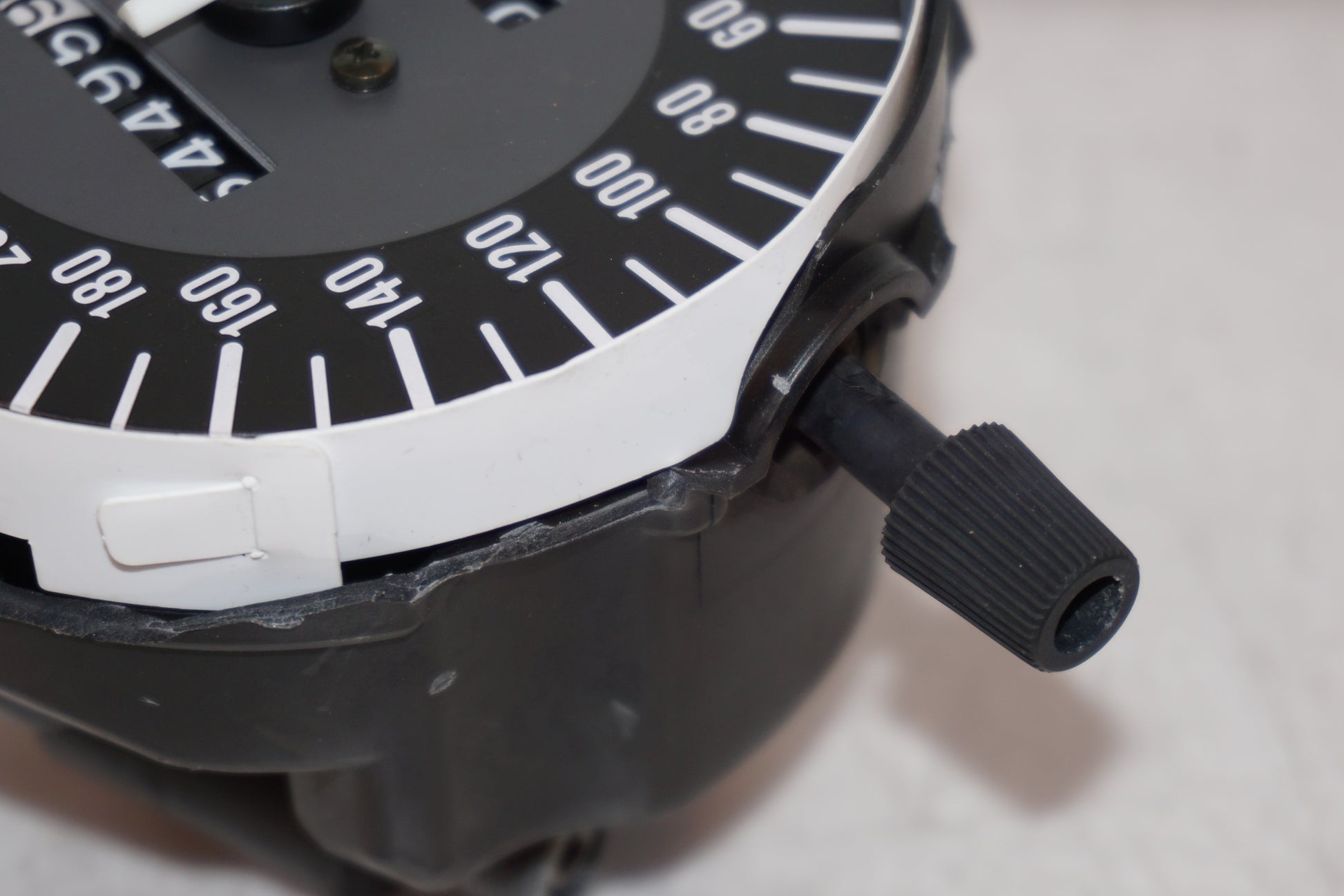 Snett uppifrån på Hastighetsmätare från en Yamaha YZF 1000 R -1998 motorcykel.