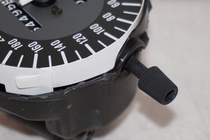 Snett uppifrån på Hastighetsmätare från en Yamaha YZF 1000 R -1998 motorcykel.