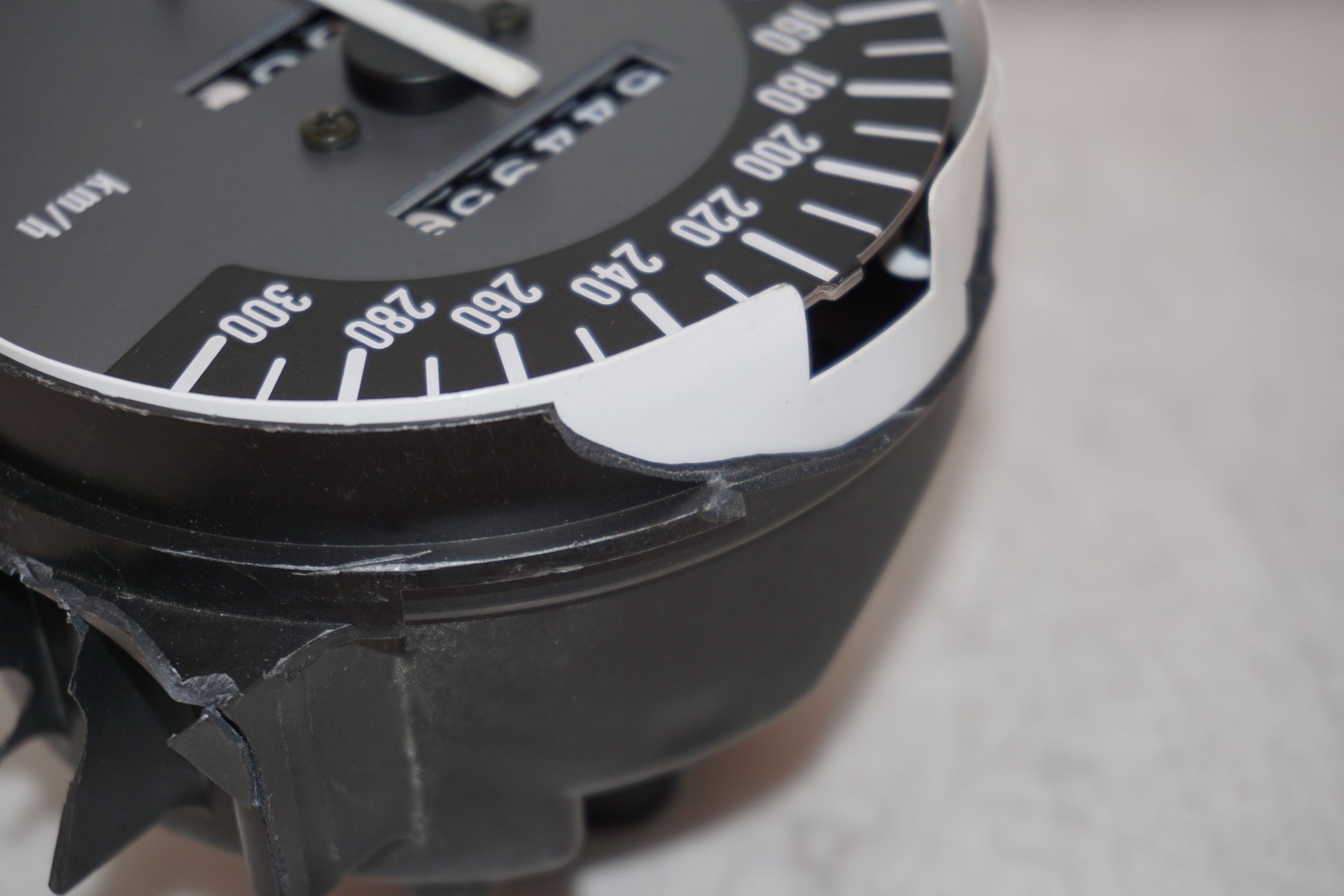 Extrabild3 på Hastighetsmätare från en Yamaha YZF 1000 R -1998 motorcykel.