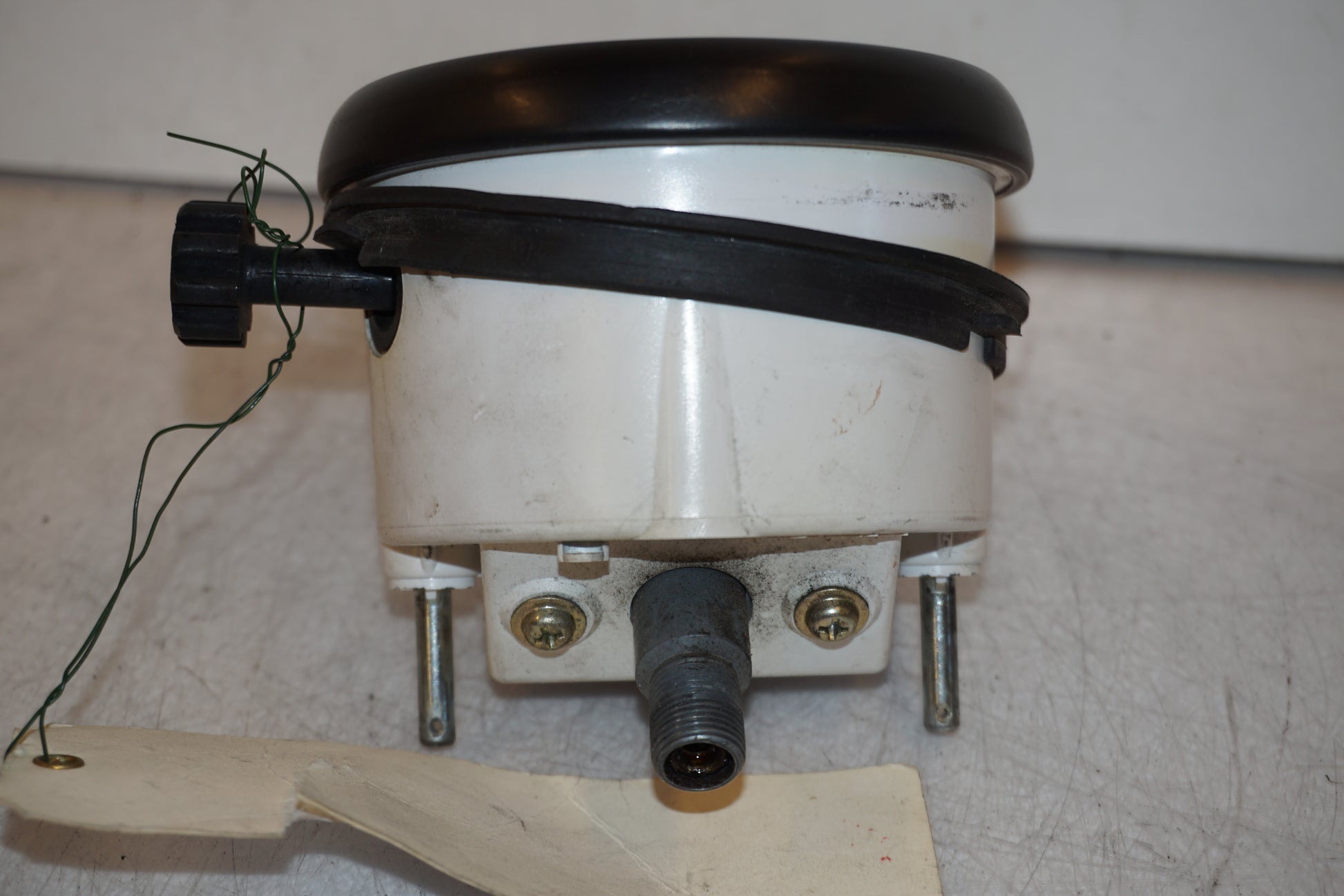 Baksidan på Instrumentpanel från en Yamaha TZR 125 -1990 motorcykel.