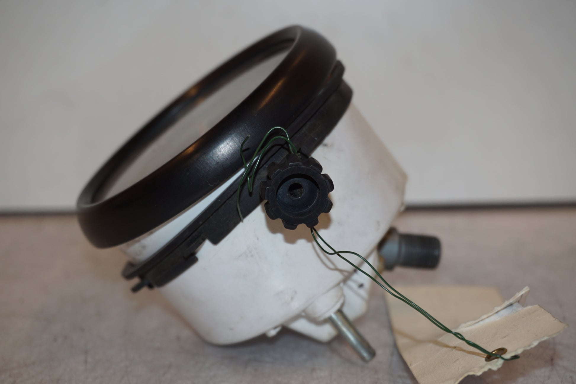 Höger sida på Instrumentpanel från en Yamaha TZR 125 -1990 motorcykel.