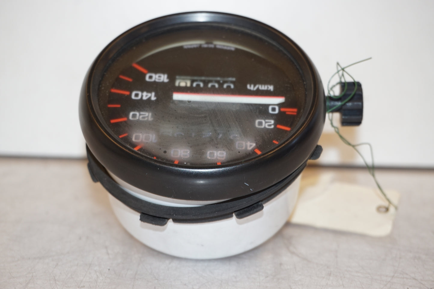 Vänster sida på Instrumentpanel från en Yamaha TZR 125 -1990 motorcykel.