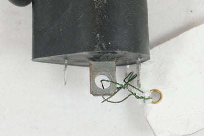 Höger sida på Tändspole från en Suzuki SV 1000 -2004 motorcykel.