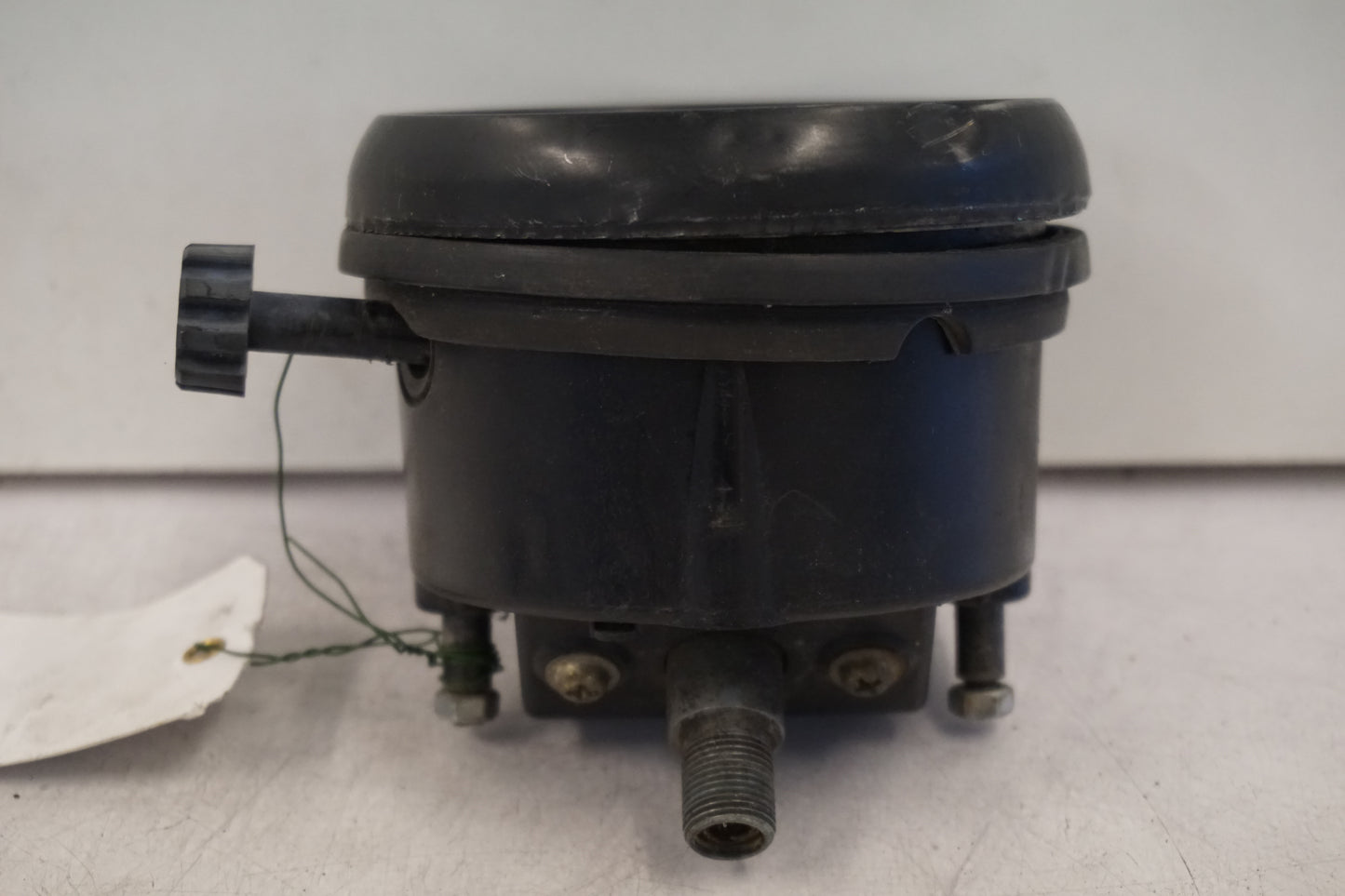 Baksidan på Hastighetsmätare från en Yamaha FZ 750 -1985 motorcykel.