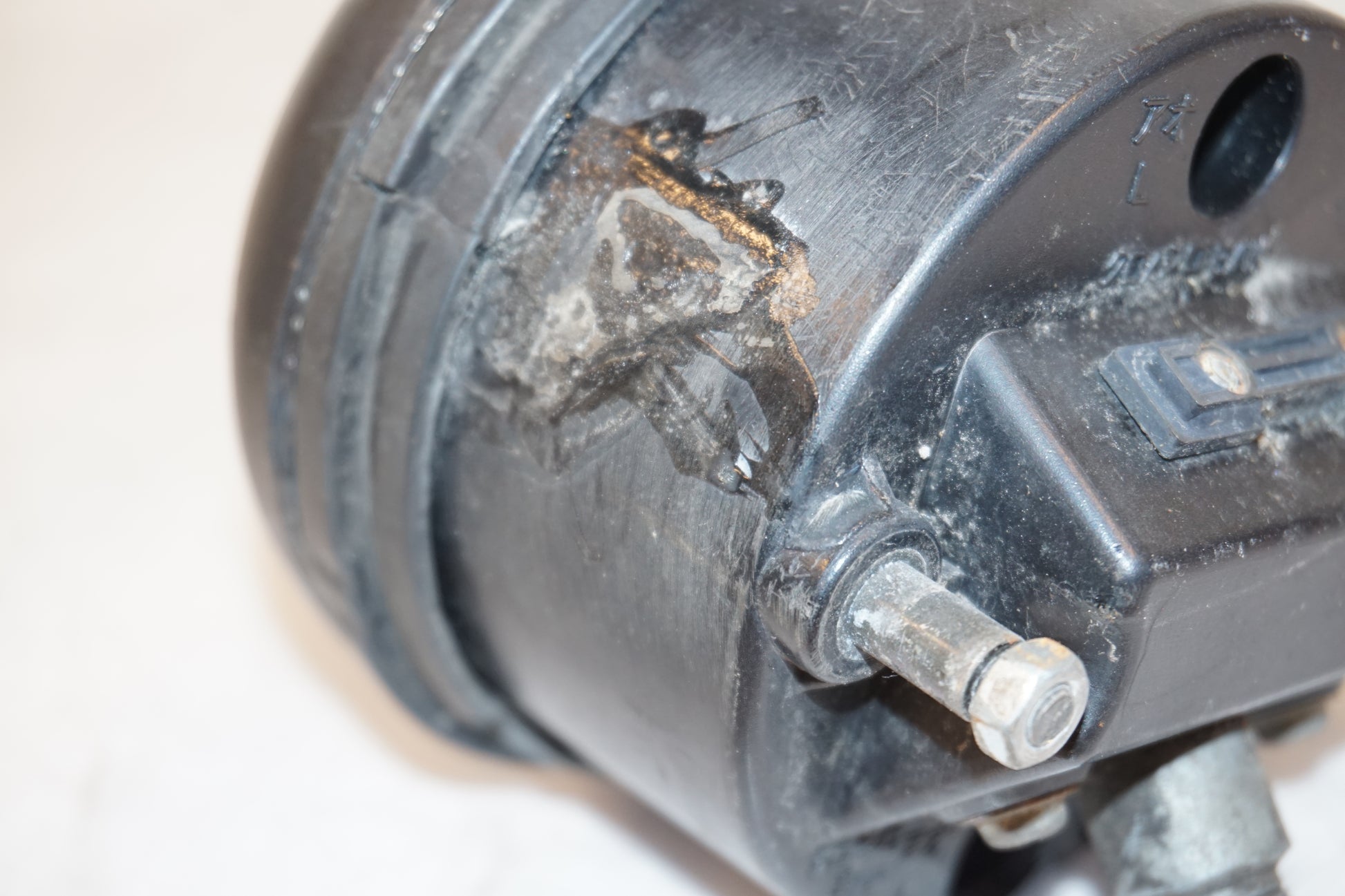 Snett nerifrån på Hastighetsmätare från en Yamaha FZ 750 -1985 motorcykel.