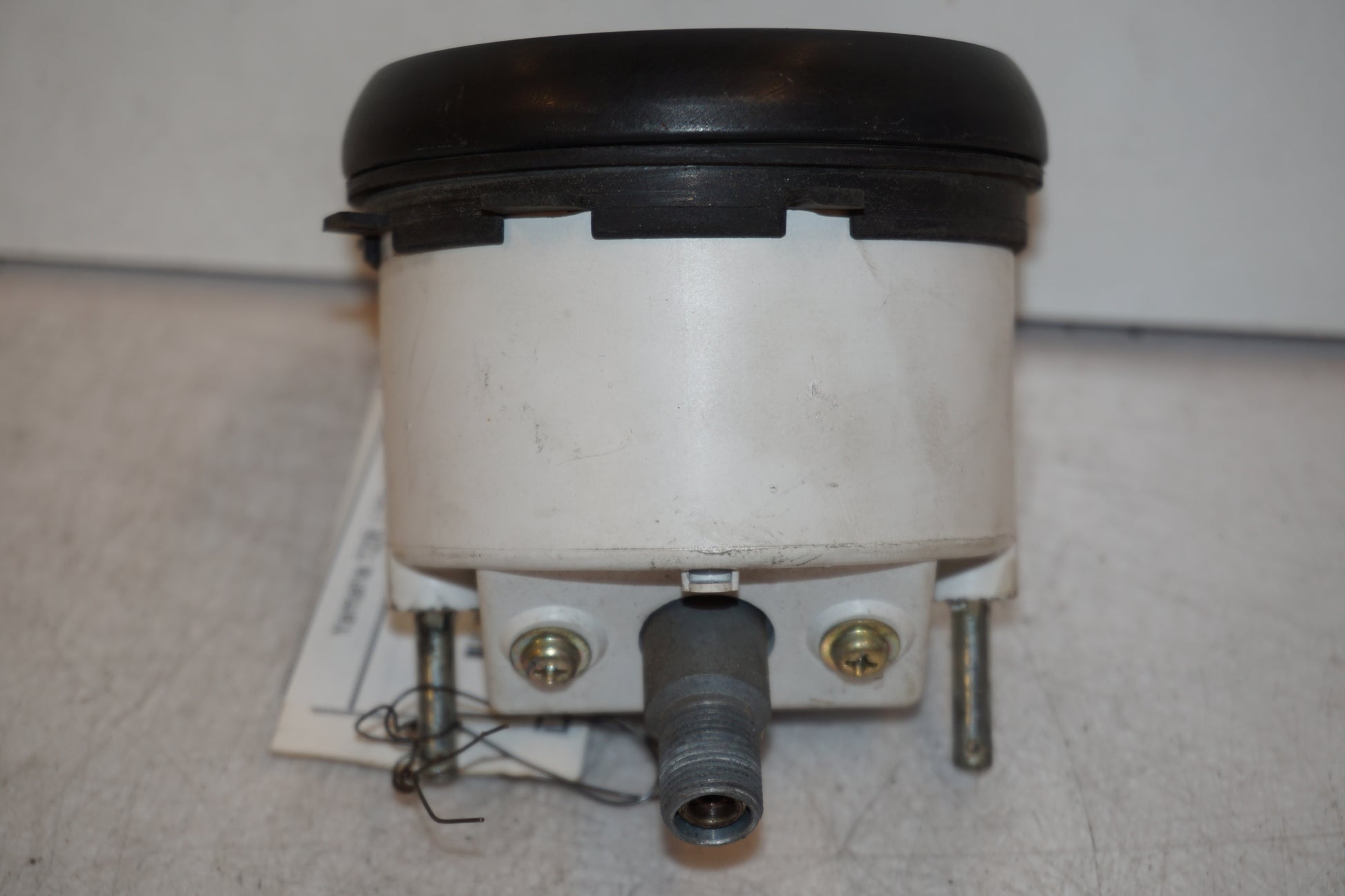 Baksidan på Instrumentpanel från en Yamaha TZR 125 -1990 motorcykel.