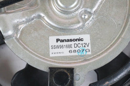 Vänster sida på Vattenkylfläkt från en Honda XL 650 V -2007 motorcykel.