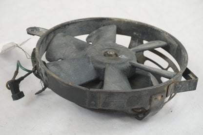 Baksidan på Vattenkylfläkt från en Honda XRV 750 -1997 motorcykel.